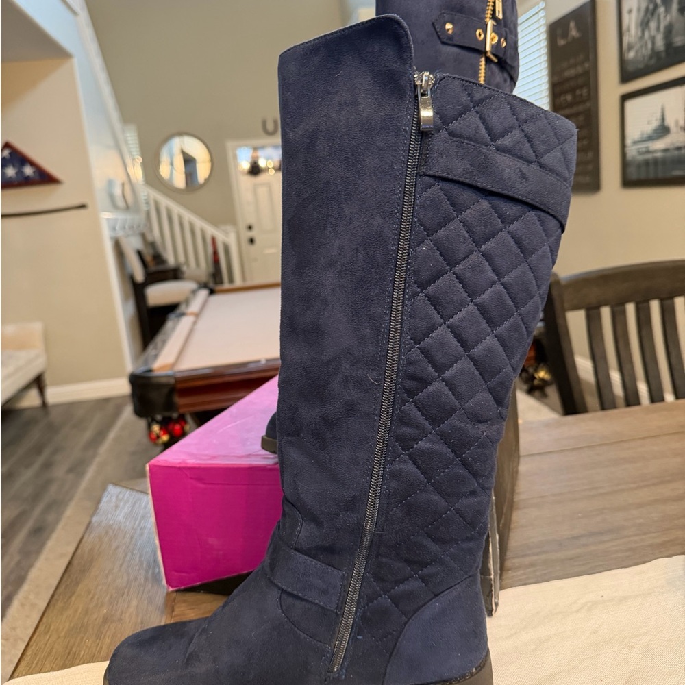 Women's Quilted Navy Knee-High Wide Calf Boots Size 8 1/2 - Picture 5 of 6